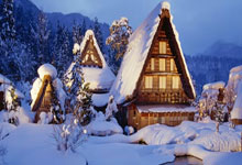 哈登连续变向晃飞莫布里,双手抱头庆祝这一进球.